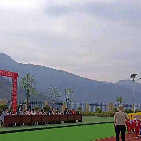 段家河中心学校秋季五一班趣味运动会