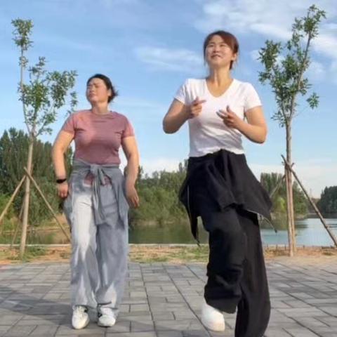 康庄乡康庄村开展“双争有我 我爱邯郸”欢乐城乡健身文艺活动