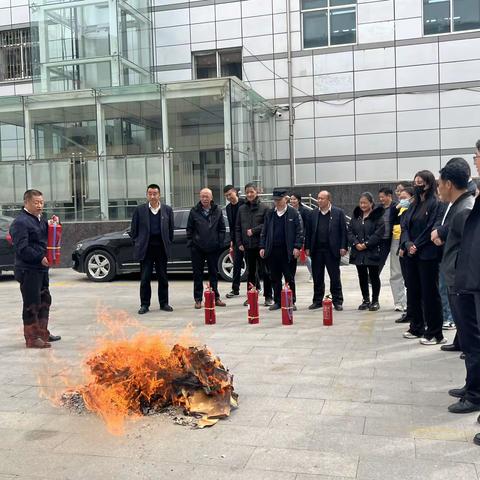 【甘南分行】举行消防灭火器材实操演练活动