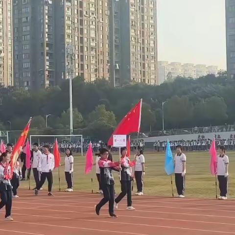 驰骋赛场，青春飞扬——荟萃中学704班运动会