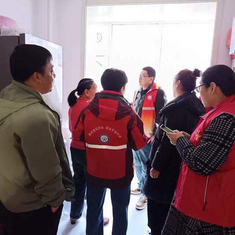 栖凤社区网格员成功调解锦华苑小区居民矛盾纠纷