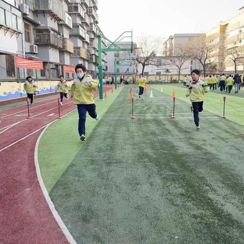 强体质·向未来——校园体能达标赛燃动全场！
