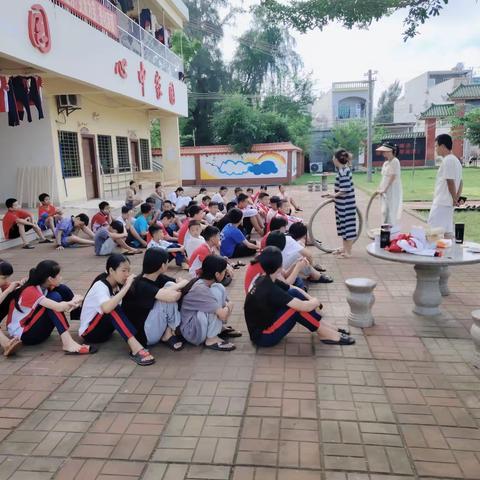 临高县武莲双语学校双减下的孩子——欢乐呼啦圈，串起你我他