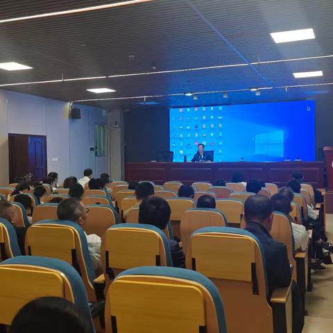 凝心聚力抓教学，精准部署促提升——我校召开教师工作例会