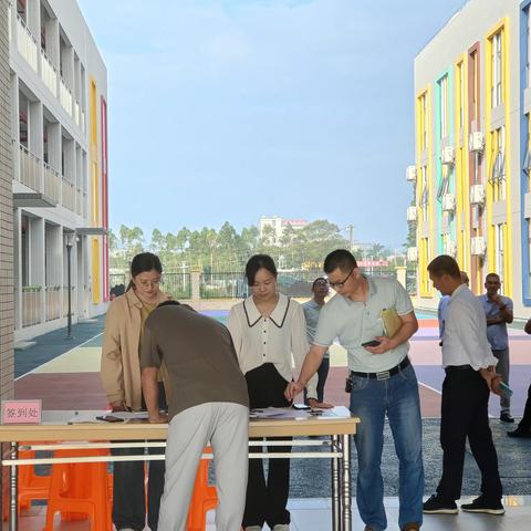 教研促发展，课堂展风采——记遂溪县小学语文青年教师课堂教学展示暨新课标培训活动（河头片区）