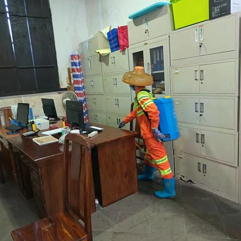 东坡书院景区开展灭蚊消杀工作