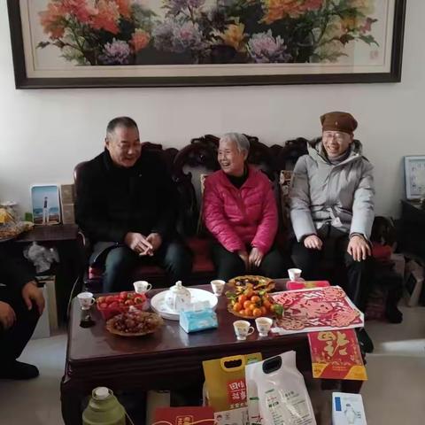 前行不忘耕耘者，诚挚关怀暖人心——华龙区实验中学开展春节慰问活动