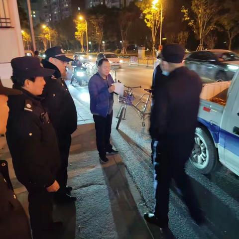 夜间综合整治，优化市容环境