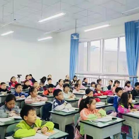 教而不研则浅，研而不教则空——东北镇中心小学校“1+N”课改教学拉练活动