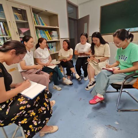 智慧启航，数学新篇 教研时间：2024  09  03 教研地点：小学部五楼办公室 参加人员:数学二组全体教师