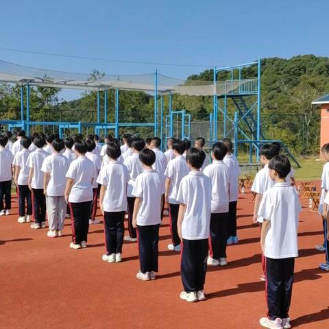 710梦之队社会实践汇报总结: 强化纪律规范，铸牢精神支柱，做有担当的时代新人