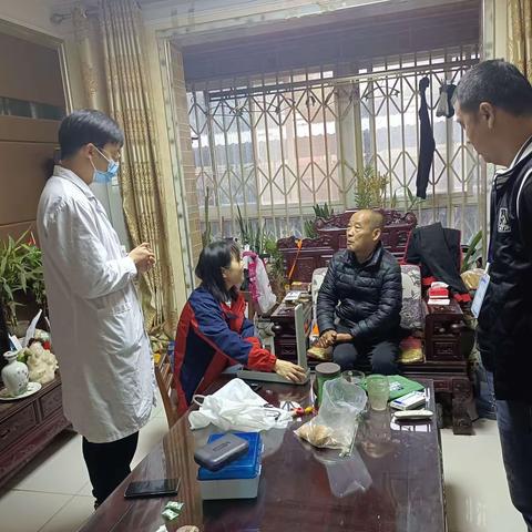 【东前进社区】入户关怀，慰问老人