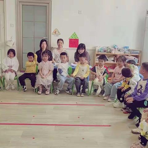 乐乐堡幼儿园中二班故事比赛