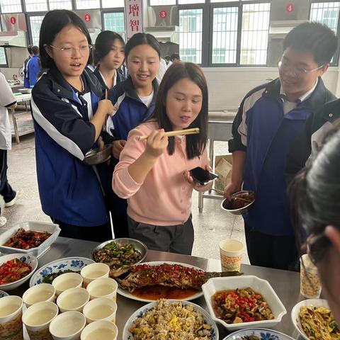 品舌尖美食，悟劳动之乐--记浏阳市田家炳实验中学2318班厨艺课堂活动