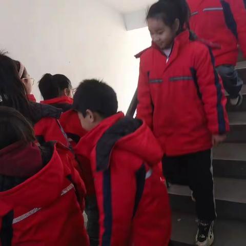 “双争进行时”——砖寨营乡中心校前屯学校消防安全隐患排查