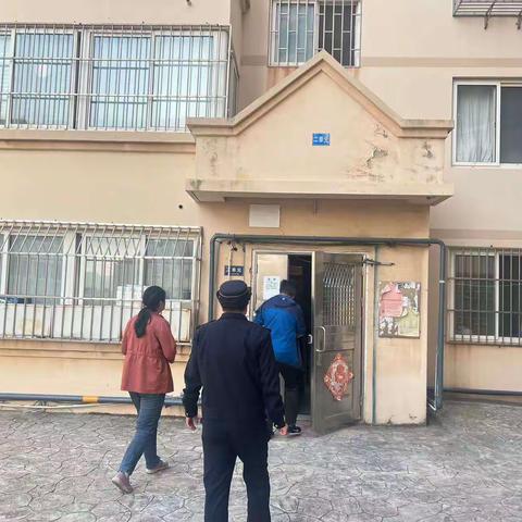 八大关中队开展文物保护建筑安全专项检查