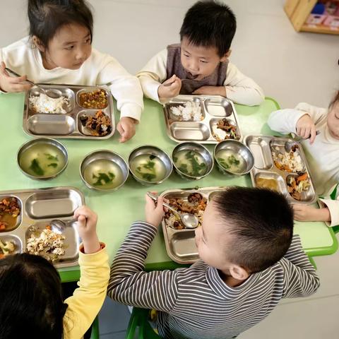 "食"光美好，尽"膳"尽美。