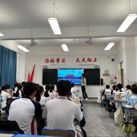 学带引领，促成长——海南省省高中音乐学科带头人王祖壮老师到上海师范大学附属琼海中学指导海南师范大学实习生的音乐课堂