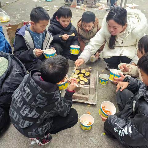 校园内集体烧烤