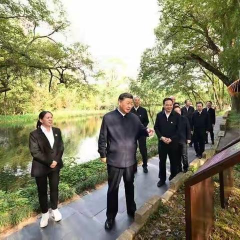 紧跟足迹、紧记嘱托，紧随思想，紧系教育