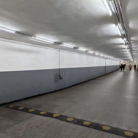 十三桥社区开展“寒冬送温暖”流浪乞讨人员专项救助行动