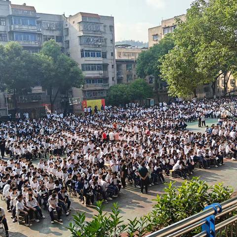 筑牢生命防线，守护青春无恙——冷水江市第一中学成功开展防溺水救护知识讲座
