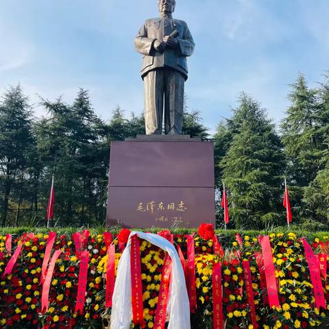 寻伟人足迹 铸民族团结