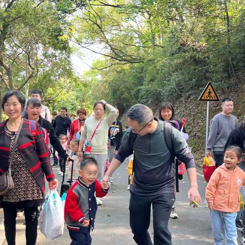 一起去春游！实验幼儿园小3班麒麟山之旅