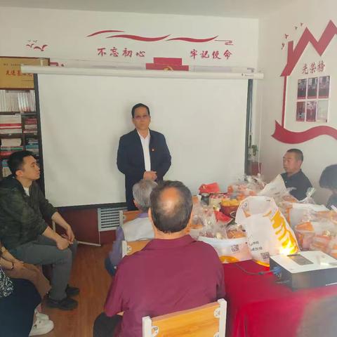 “粽香飘邻里 党群话家常”——梅辉坡社区文心苑小区老干党支部开展“我们的节日·端午”主题活动