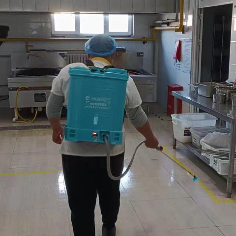 中膳餐厅对餐厅及周边进行消杀附照片