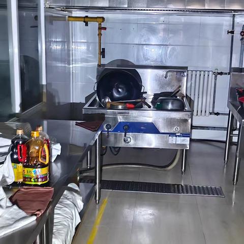 振达餐厅班后检查。