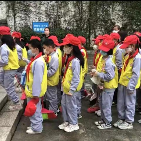 小手拉大手   垃圾不落地   城市更美丽——赣州市天竺山小学五（5）两弹一星精神中队志愿服务实录