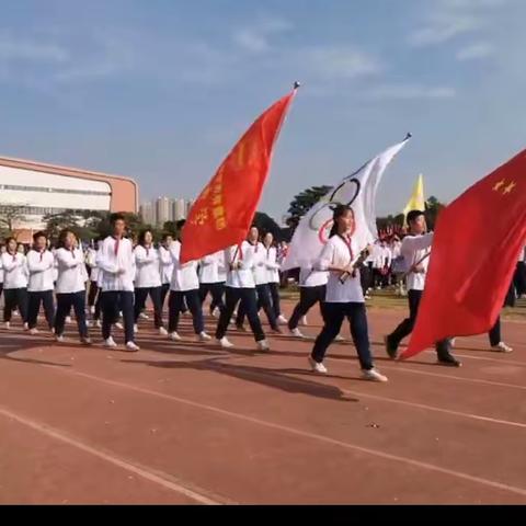 运动燃激情，拼搏筑梦想- 坦洲中学第40届田径运动会-               初一（18）班