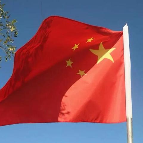 “相伴成长，共育花开”--六年8班第十周沟通