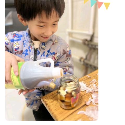 腌制美味腊八蒜—滨城区三河湖实验学校二年级六班活动纪实