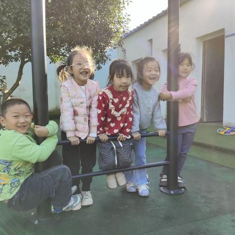 黄集镇中心小学幼儿园 攀爬游戏活动