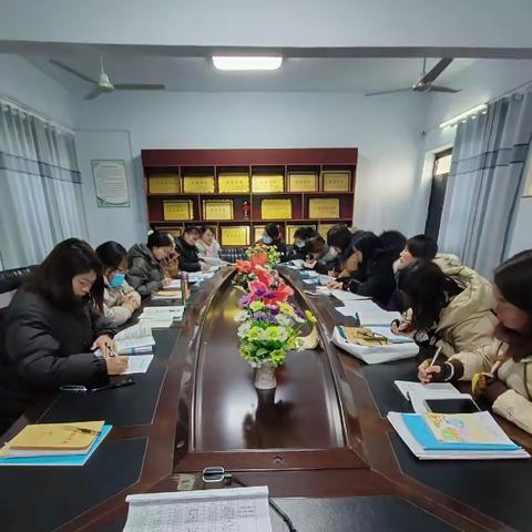 研习新课标，践行新理念——利民小学语文宋俊霞名师工作室新课标学习交流分享