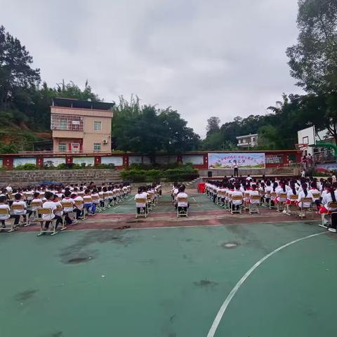 片区办学促成长，欢歌乐舞庆六一 ——中坝镇袁田小学隆重举行庆“六一”片区化办学文艺节目汇报表演暨少先队入队仪式、游园活动