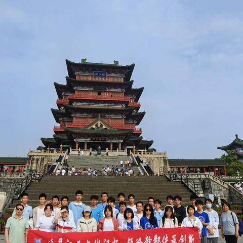 探寻文人风骨，领略革命文化，再见英雄城————高二八班游学感悟