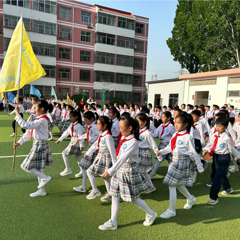 阳光下成长—“奔跑吧•少年” 莒县第二实验小学三年级春季趣味运动会