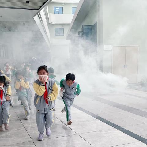 预防为主  生命至上——湖州师范学院南浔附属小学新城学校开展消防演习