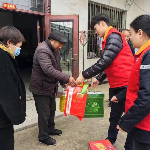 传承雷锋精神 践行志愿服务