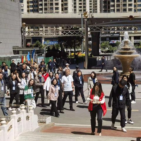 忻州市社区“领头雁”培训班到御河街道青年路北社区梧桐苑小区参观学习交流小区党建工作