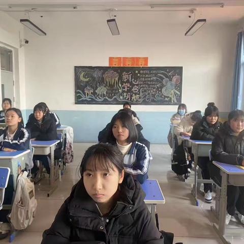 “学雷锋 当先锋”——23美容美体大专班