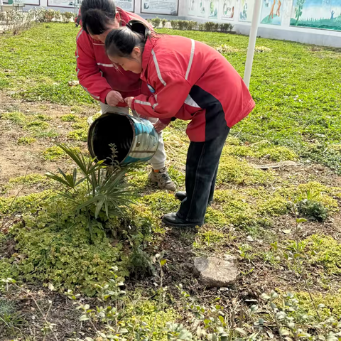 植树添绿好时节 ‍劳动教育正当时