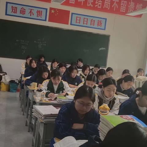 班级里的温度——幼儿保育22班班级风采