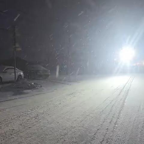 通辽市公路养护中心：闻雪而动，迅速响应