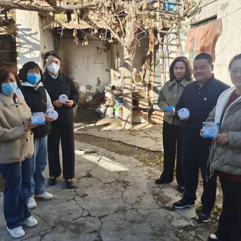 我为群众办实事，实现居民微心愿——塔城市第二小学党支部党员“双报到”活动开展掠影