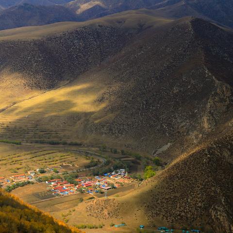 巍巍大青山：只此青绿美景如画