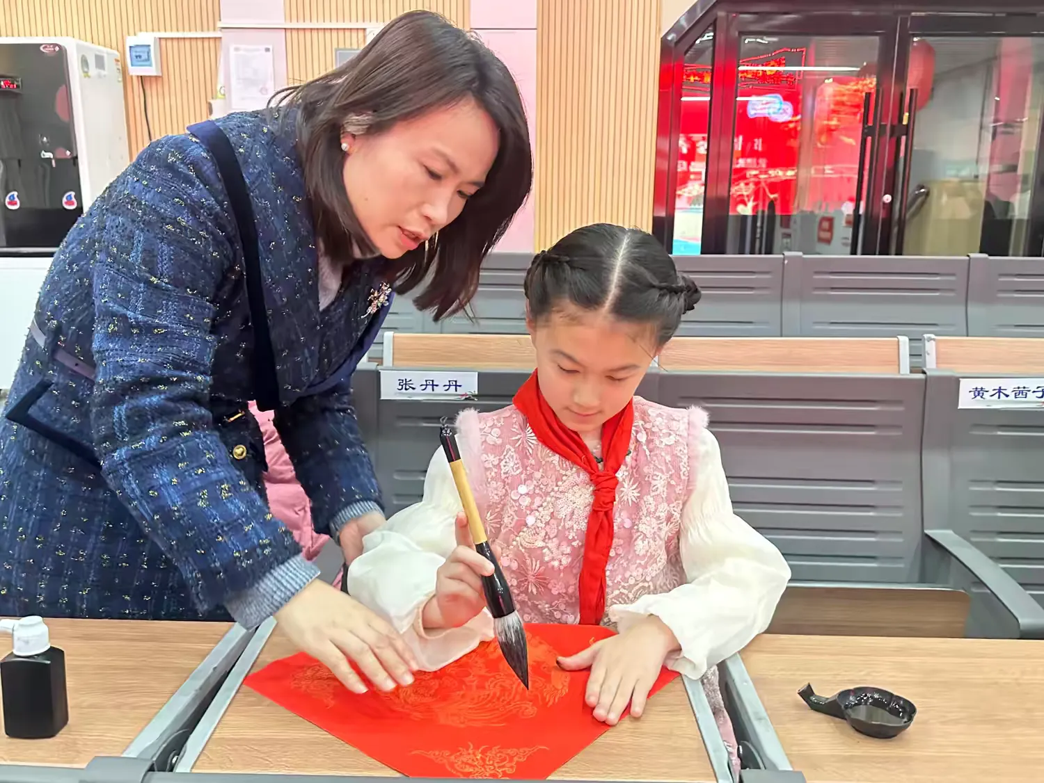 图片[13]-书香润童年，福马迎新春！小志老师受邀到白鹭街小学讲书法-52书法博客